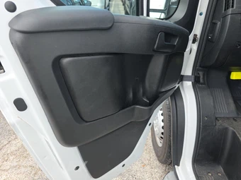 2025 Ram ProMaster 2500 Cargo Van Tradesman w/Passenger Seat Low Roof 136.0" WB - miniatura 9