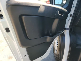 2025 Ram ProMaster 2500 Cargo Van Tradesman w/Passenger Seat Low Roof 136.0" WB - miniatura 9