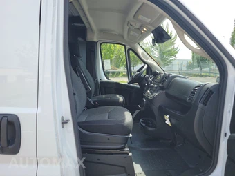 2025 Ram ProMaster 2500 Cargo Van Tradesman w/Passenger Seat Low Roof 136.0" WB - miniatura 8