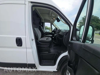 2025 Ram ProMaster 3500 Cargo Van Tradesman w/Passenger Seat High Roof 159.0" WB - miniatura 17