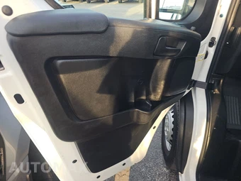 2025 Ram ProMaster 3500 Cargo Van Tradesman w/Passenger Seat High Roof 159.0" WB - miniatura 9