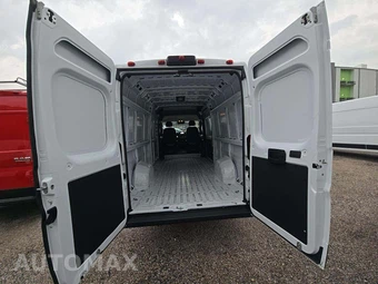 2025 Ram ProMaster 3500 Cargo Van Tradesman w/Passenger Seat High Roof 159.0" WB - miniatura 13