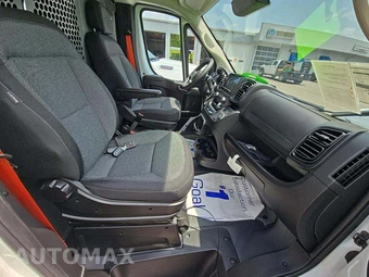 2025 Ram ProMaster 3500 Cargo Van Tradesman w/Passenger Seat High Roof 159.0" WB - miniatura 17