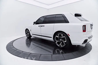 2025 Rolls-Royce Cullinan Black Badge - miniatura 12