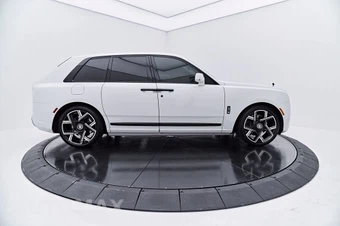 2025 Rolls-Royce Cullinan Black Badge - miniatura 15