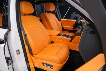 2025 Rolls-Royce Cullinan Black Badge - miniatura 12