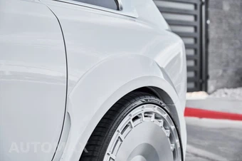 2025 Rolls-Royce Cullinan - miniatura 13