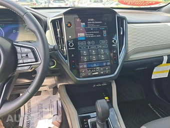 2025 Subaru Forester Hybrid Limited - miniatura 10