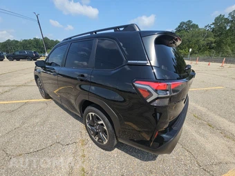 2025 Subaru Forester Hybrid Premium - miniatura 6
