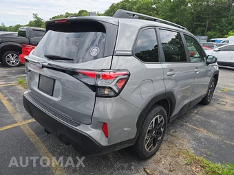 2025 Subaru Forester Premium - miniatura 4