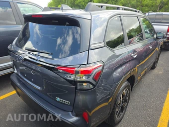 2025 Subaru Forester Premium - miniatura 4