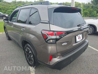2025 Subaru Forester Premium - miniatura 2