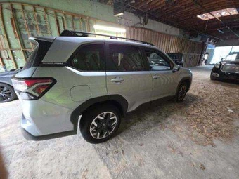 2025 Subaru Forester Premium - miniatura 3