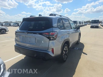 2025 Subaru Forester Premium - miniatura 4