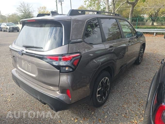 2025 Subaru Forester Premium - miniatura 4