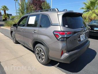 2025 Subaru Forester Premium - miniatura 2