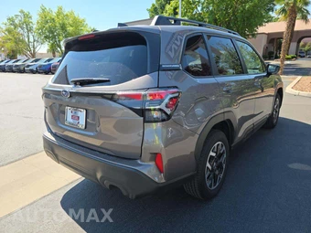 2025 Subaru Forester Premium - miniatura 3