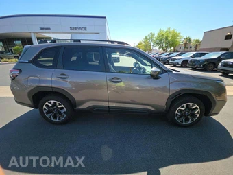 2025 Subaru Forester Premium - miniatura 4