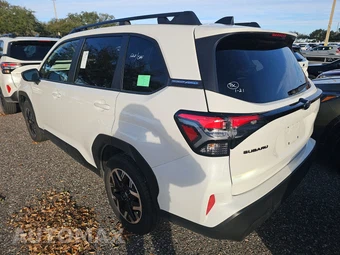 2025 Subaru Forester Premium - miniatura 6