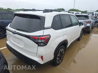 2025 Subaru Forester Premium - miniatura 4