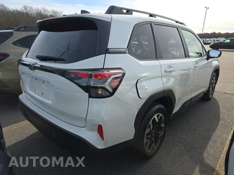 2025 Subaru Forester Premium - miniatura 4