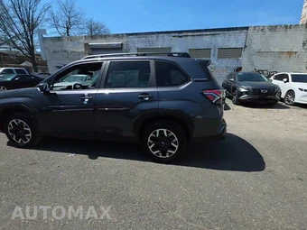 2025 Subaru Forester Premium - miniatura 3