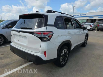 2025 Subaru Forester Premium - miniatura 3