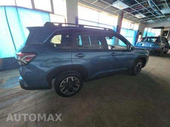 2025 Subaru Forester Premium - miniatura 3