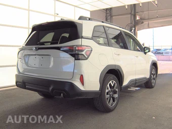 2025 Subaru Forester Premium - miniatura 4