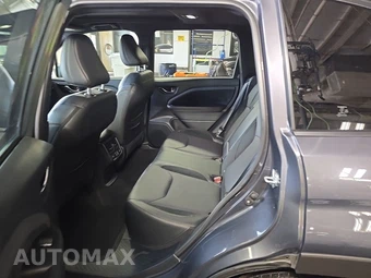 2025 Subaru Forester Touring - miniatura 13