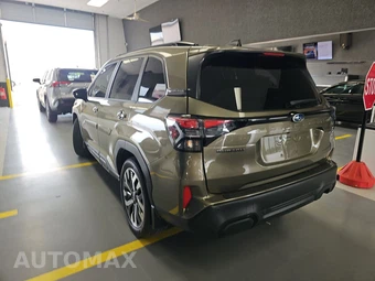 2025 Subaru Forester Touring - miniatura 6