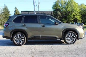 2025 Subaru Forester Touring - miniatura 4
