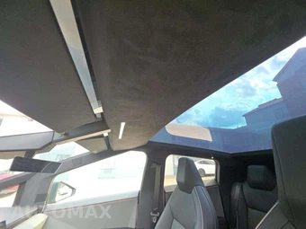 2025 Tesla Cybertruck Crew Cab Medium Bed - miniatura 8
