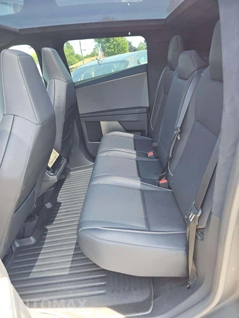 2025 Tesla Cybertruck Crew Cab Medium Bed - miniatura 13