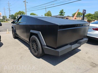 2025 Tesla Cybertruck Crew Cab Medium Bed - miniatura 2