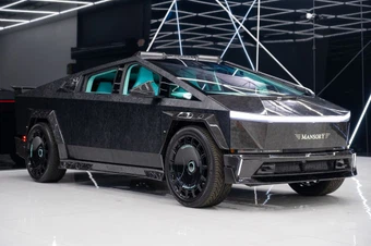 2025 Tesla Cybertruck Crew Cab Medium Bed - car from the USA, Manheim Buy-Now listing at AUTOMAX