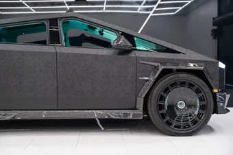 2025 Tesla Cybertruck Crew Cab Medium Bed - miniatura 11