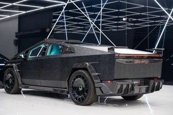 2025 Tesla Cybertruck Crew Cab Medium Bed - miniatura 13