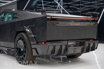 2025 Tesla Cybertruck Crew Cab Medium Bed - miniatura 14
