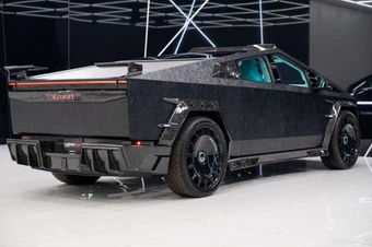 2025 Tesla Cybertruck Crew Cab Medium Bed - miniatura 16
