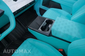 2025 Tesla Cybertruck Crew Cab Medium Bed - miniatura 27