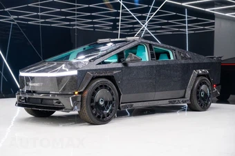 2025 Tesla Cybertruck Crew Cab Medium Bed - miniatura 3