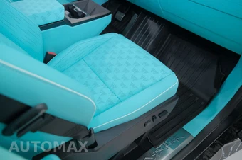 2025 Tesla Cybertruck Crew Cab Medium Bed - miniatura 42