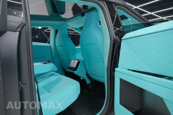 2025 Tesla Cybertruck Crew Cab Medium Bed - miniatura 43