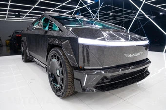 2025 Tesla Cybertruck Crew Cab Medium Bed - miniatura 6