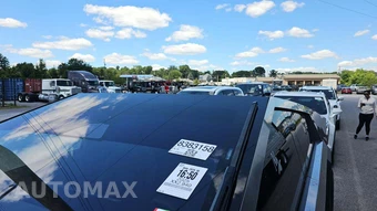 2025 Tesla Cybertruck Crew Cab Medium Bed - miniatura 17