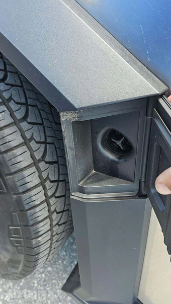 2025 Tesla Cybertruck Crew Cab Medium Bed - miniatura 19