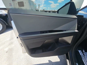 2025 Tesla Cybertruck Crew Cab Medium Bed - miniatura 9