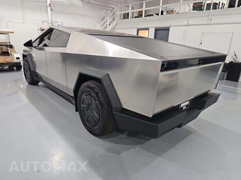 2025 Tesla Cybertruck Crew Cab Medium Bed - miniatura 2