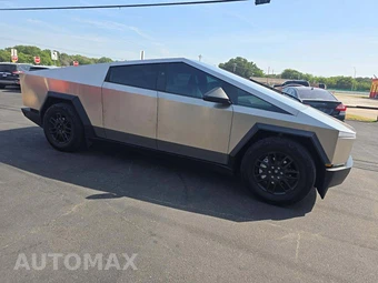 2025 Tesla Cybertruck Cyberbeast Crew Cab Medium Bed - miniatura 4
